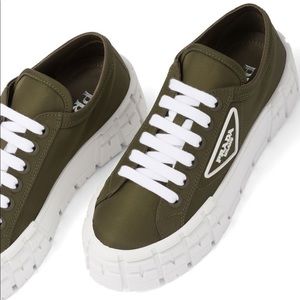 Prada double wheel platform re-nylon sneakers in Miliatare. Size 39